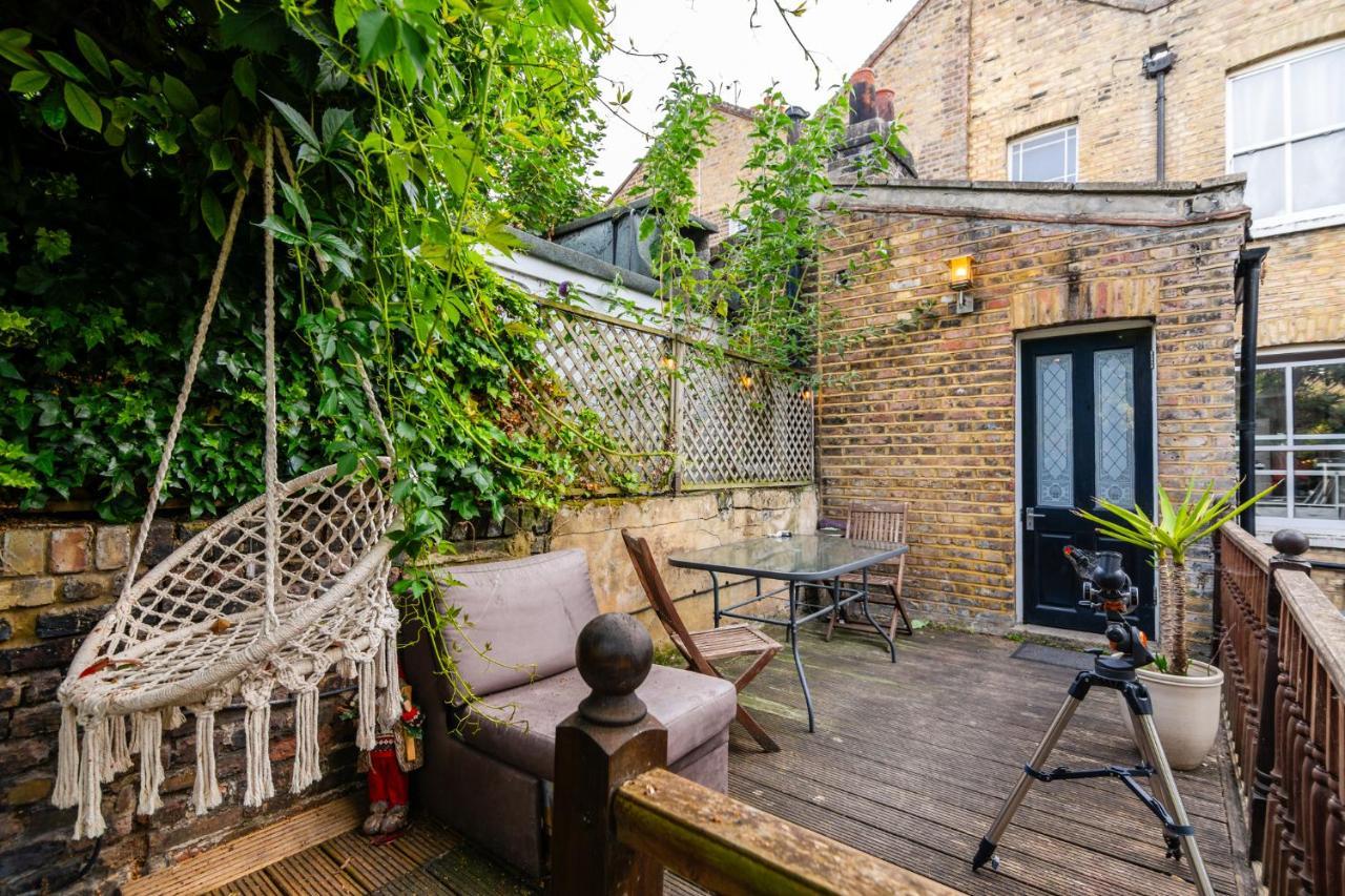 Double Room W/Projector & Garden Hot Tub Londen Buitenkant foto