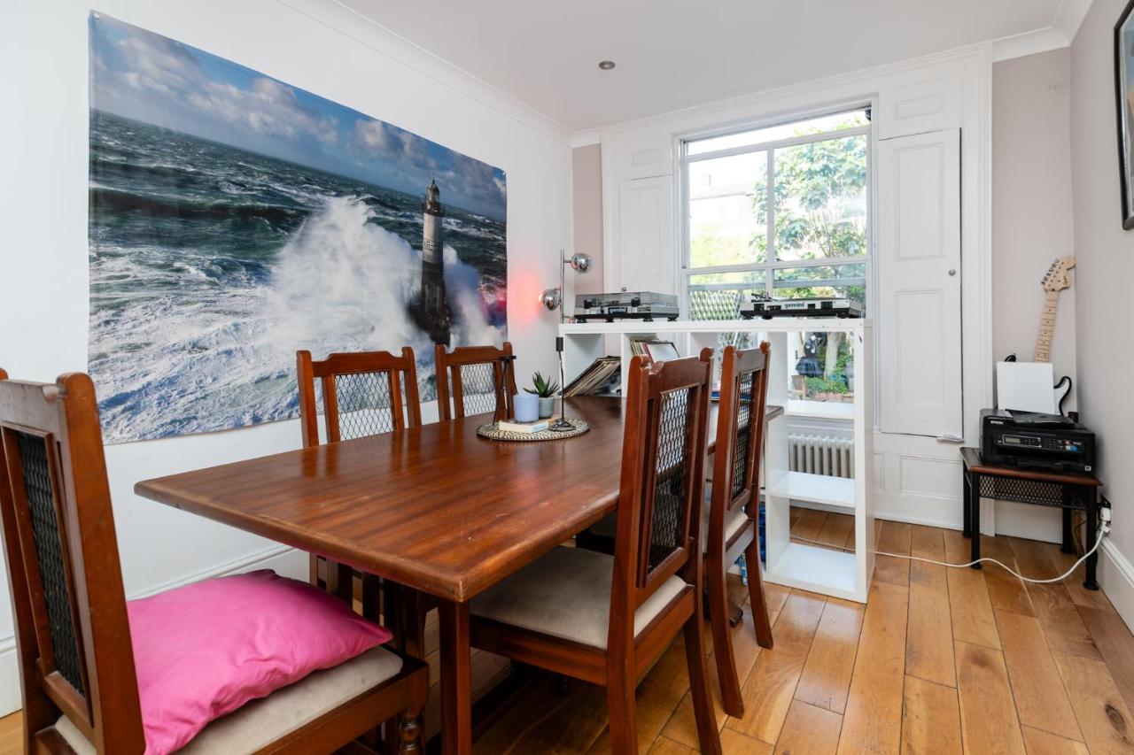 Double Room W/Projector & Garden Hot Tub Londen Buitenkant foto