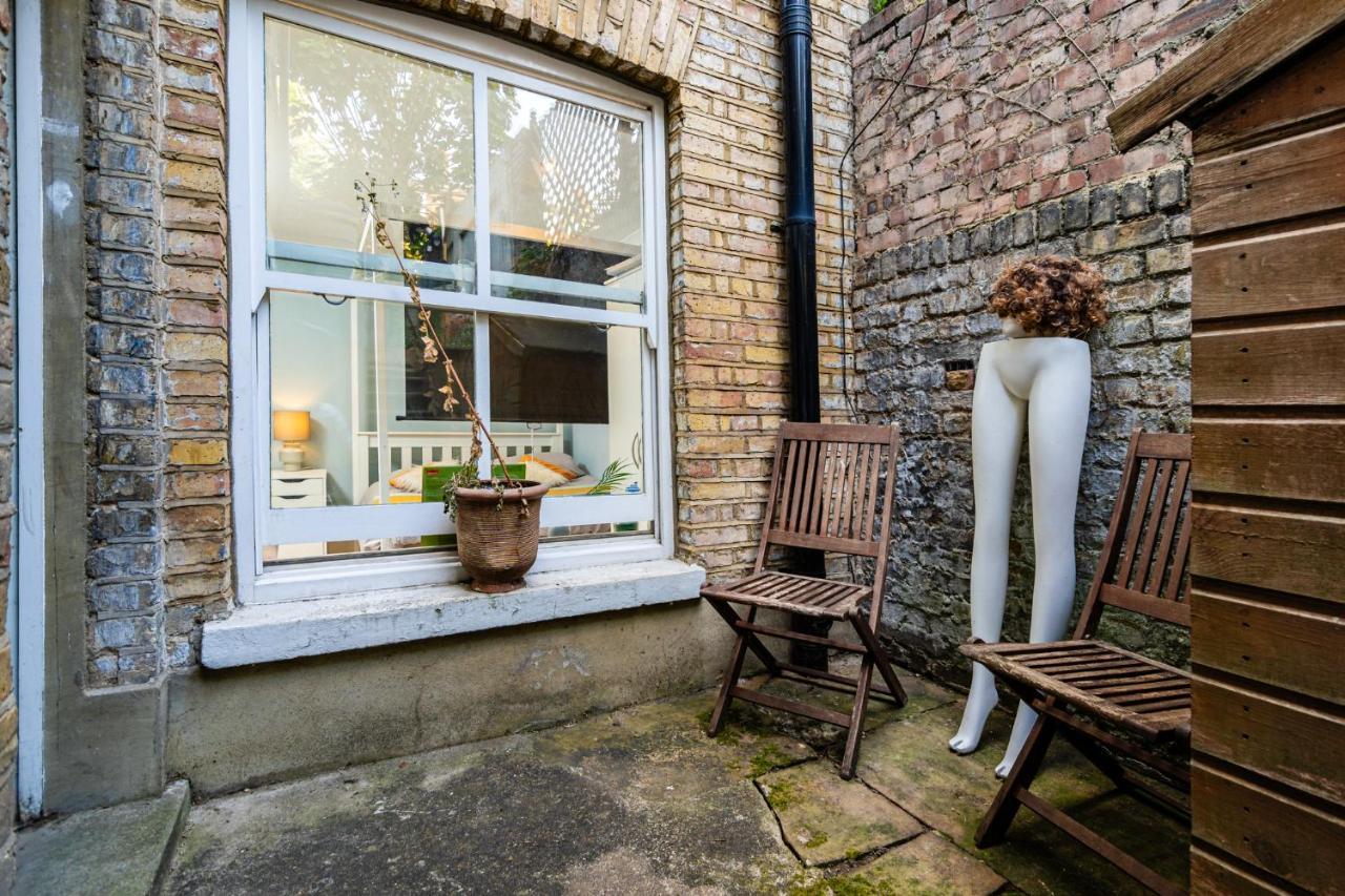 Double Room W/Projector & Garden Hot Tub Londen Buitenkant foto