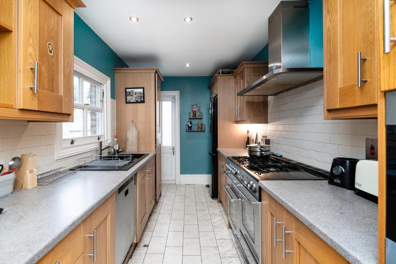 Double Room W/Projector & Garden Hot Tub Londen Buitenkant foto