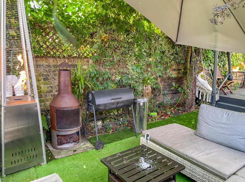 Double Room W/Projector & Garden Hot Tub Londen Buitenkant foto